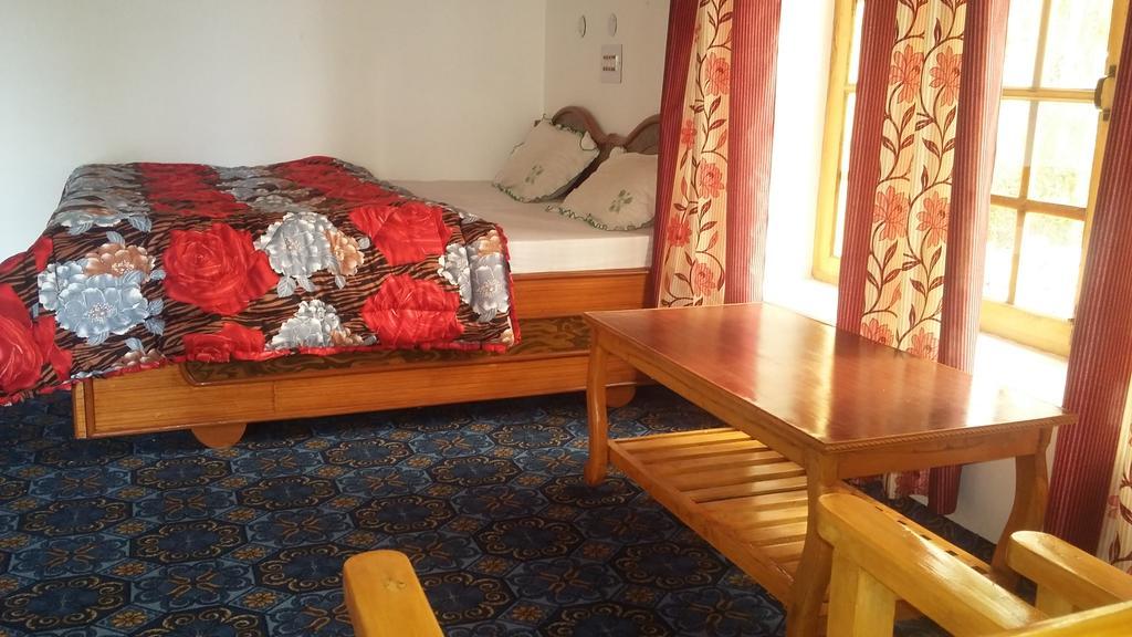 Ldumra Oasis Hundar Bagian luar foto