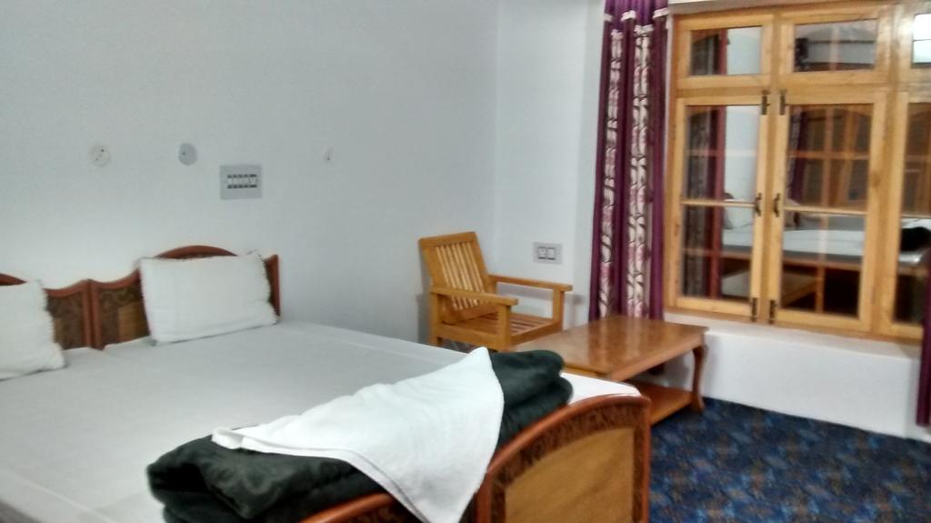 Ldumra Oasis Hundar Bagian luar foto